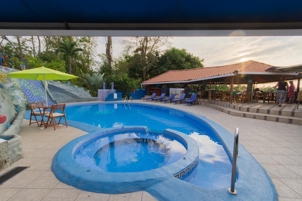 Hotel California Manuel Antonio Exterior photo