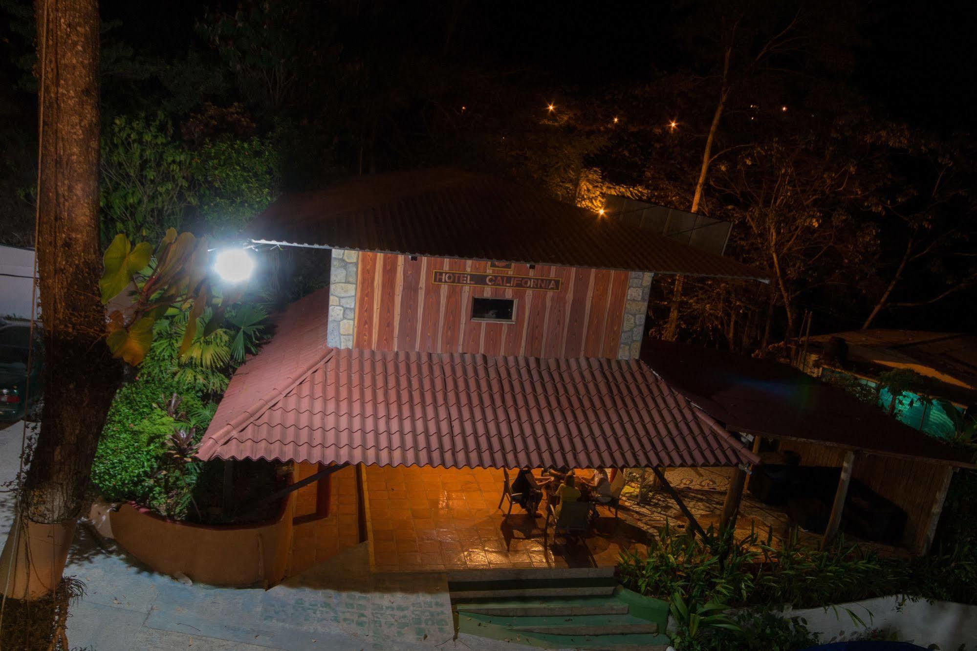 Hotel California Manuel Antonio Exterior photo